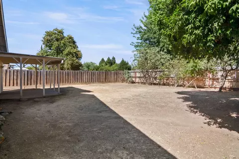 Exterior - 844 Emory Ct, Merced, CA 95341 photo 5 of 7