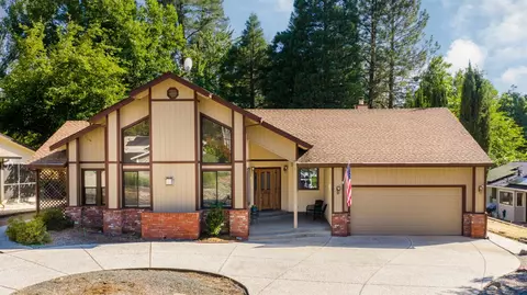 17608 Lake Forest Dr, Penn Valley, CA 95946