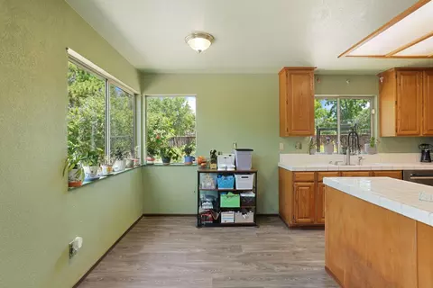 Kitchen - 1935 Foxtail Ct, Tracy, CA 95376 photo 2 of 7