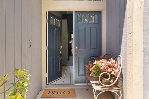Entry Way - 1935 Foxtail Ct, Tracy, CA 95376 photo 1 of 7