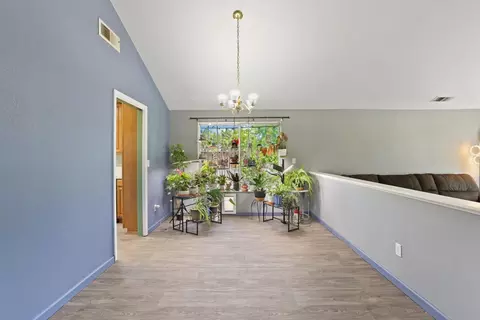 Entry Way - 1935 Foxtail Ct, Tracy, CA 95376 photo 4 of 7