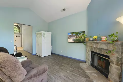 Living - 1935 Foxtail Ct, Tracy, CA 95376 photo 5 of 5