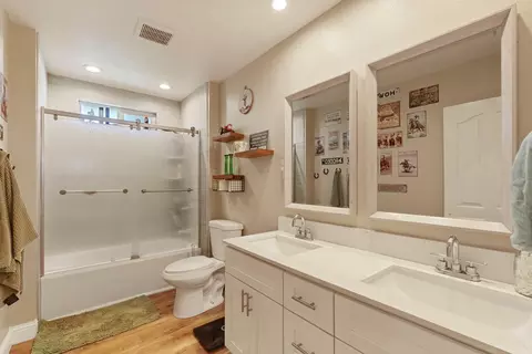 Bath - 10332 E Ada Ave, Stockton, CA 95215 photo 2 of 2