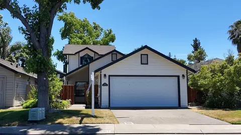 1830 Lakeshore Dr, Lodi, CA 95242