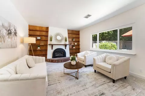 Living - 407 Del Oro Ave, Davis, CA 95616 photo 3 of 4