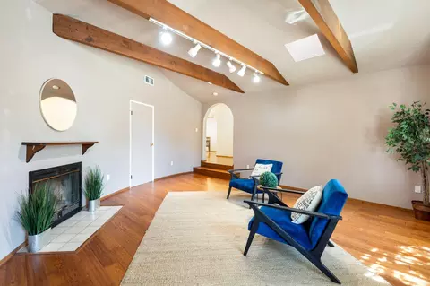 Living - 407 Del Oro Ave, Davis, CA 95616 photo 2 of 4