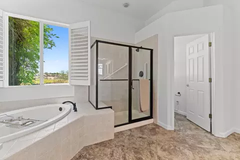 Bath - 3752 Coldwater Dr, Rocklin, CA 95765 photo 5 of 6