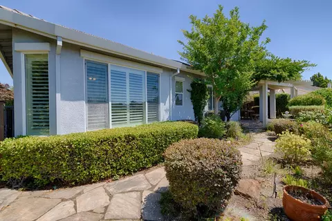 Exterior - 3752 Coldwater Dr, Rocklin, CA 95765 photo 5 of 13