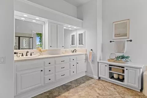 Bath - 3752 Coldwater Dr, Rocklin, CA 95765 photo 4 of 6