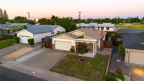 View/Area - 5528 Hesper Way, Carmichael, CA 95608 photo 4 of 5