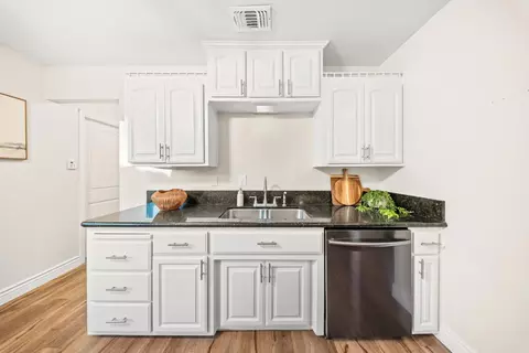 Kitchen - 5528 Hesper Way, Carmichael, CA 95608 photo 3 of 5