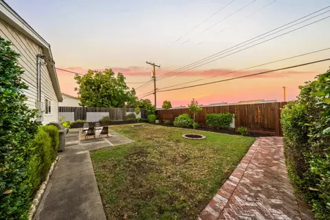 Exterior - 5528 Hesper Way, Carmichael, CA 95608 photo 4 of 7