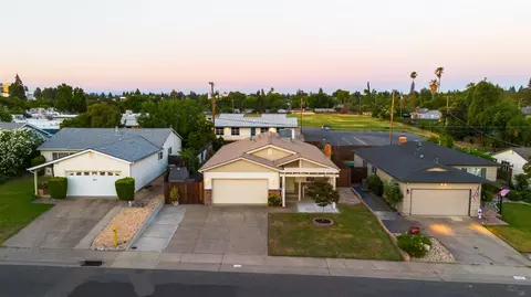 View/Area - 5528 Hesper Way, Carmichael, CA 95608 photo 3 of 5