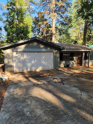 14175 Rollins Park Dr, Grass Valley, CA 95945