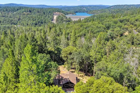 25990 Ridgeview Ct, Colfax, CA 95713