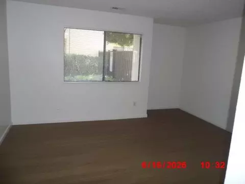 Living - 3400 Sullivan Ct #106, Modesto, CA 95356 photo 3 of 3