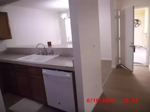 Entry Way - 3400 Sullivan Ct #106, Modesto, CA 95356 photo 2 of 2