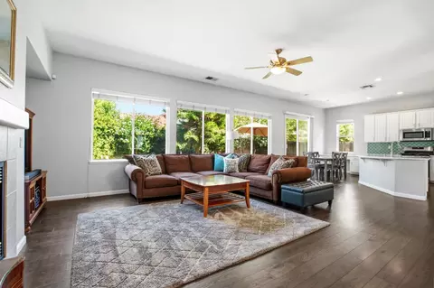 Living - 588 Bob Way, Ripon, CA 95366 photo 1 of 2