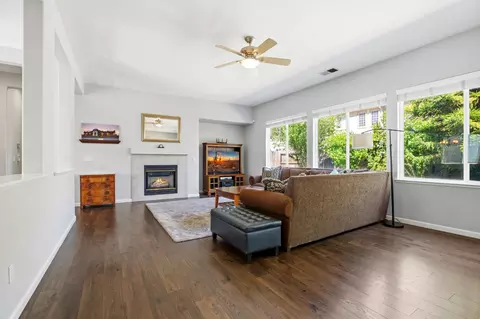 Living - 588 Bob Way, Ripon, CA 95366 photo 2 of 2