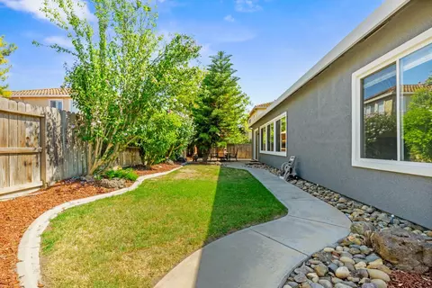 Exterior - 588 Bob Way, Ripon, CA 95366 photo 3 of 4