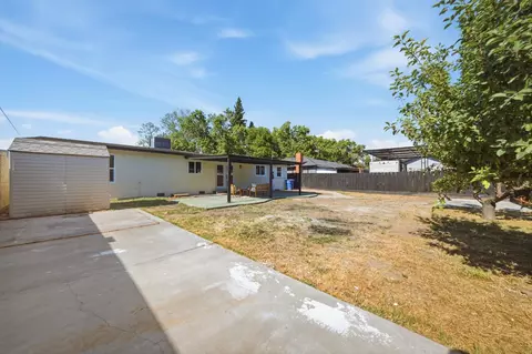 Exterior - 1806 Teresa St, Modesto, CA 95350 photo 1 of 4