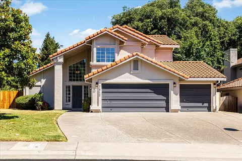 7812 River Village Dr, Sacramento, CA 95831