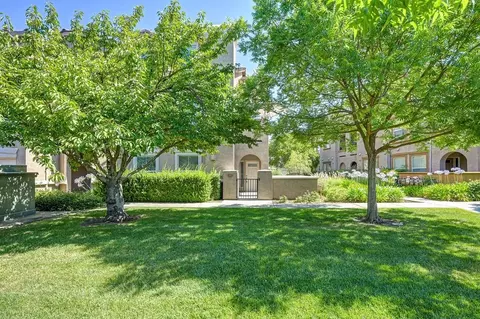 5350 Dunlay Dr #3016, Sacramento, CA 95835