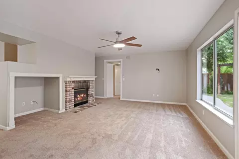 Living - 1373 Hampton Ct, Tracy, CA 95376 photo 5 of 6