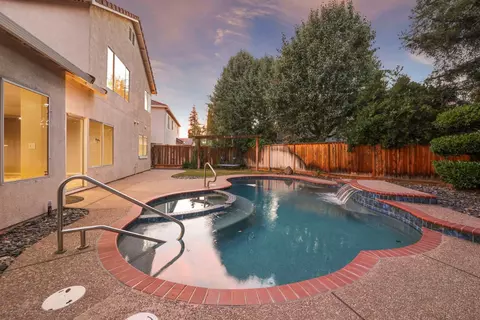 Exterior - 1373 Hampton Ct, Tracy, CA 95376 photo 6 of 7