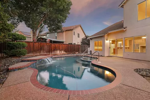 Exterior - 1373 Hampton Ct, Tracy, CA 95376 photo 5 of 7