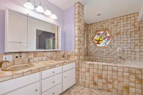 Bath - 7121 Willey Way, Carmichael, CA 95608 photo 3 of 6