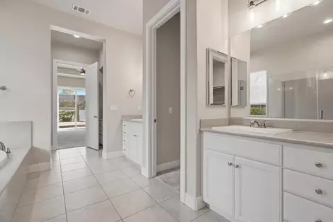 Entry Way - 253 Manhattan St, Manteca, CA 95337 photo 9 of 9
