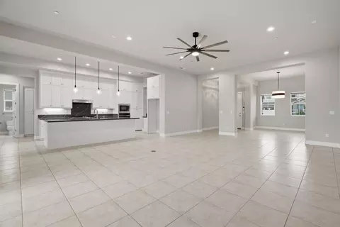 Living - 253 Manhattan St, Manteca, CA 95337 photo 2 of 4