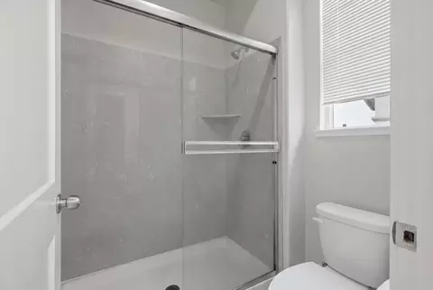 Bath - 253 Manhattan St, Manteca, CA 95337 photo 5 of 7