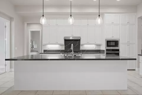 Kitchen - 253 Manhattan St, Manteca, CA 95337 photo 1 of 4