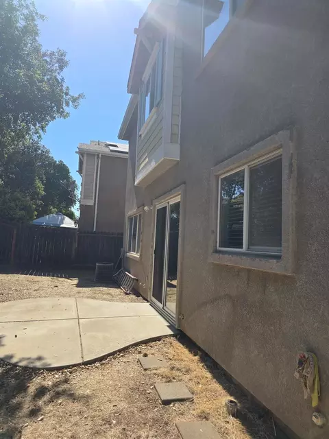 Exterior - 1906 Calaveras Ct, Tracy, CA 95377 photo 4 of 5