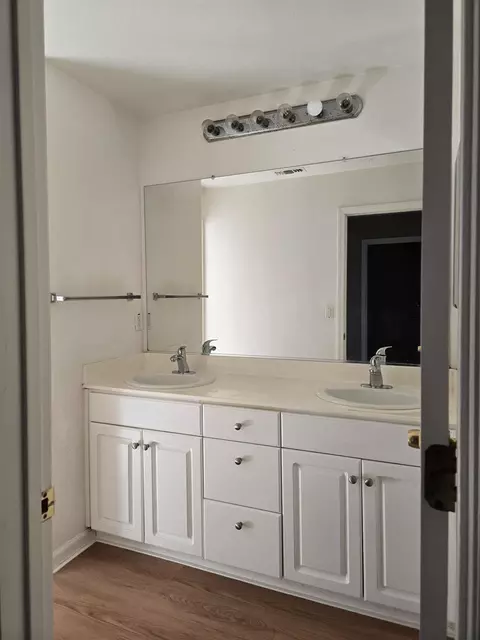Bath - 1906 Calaveras Ct, Tracy, CA 95377 photo 5 of 5