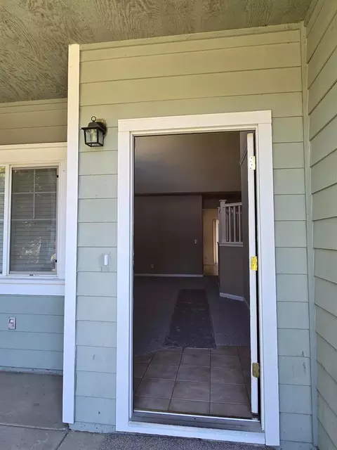 Entry Way - 1906 Calaveras Ct, Tracy, CA 95377 photo 1 of 8