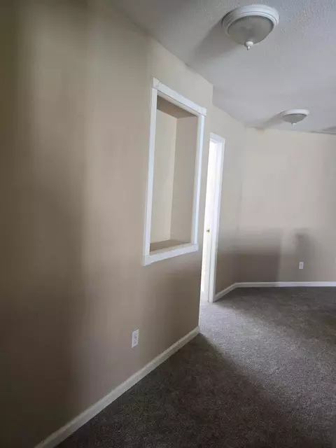 Entry Way - 1906 Calaveras Ct, Tracy, CA 95377 photo 3 of 8