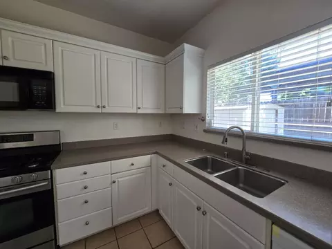 Kitchen - 1906 Calaveras Ct, Tracy, CA 95377 photo 3 of 4