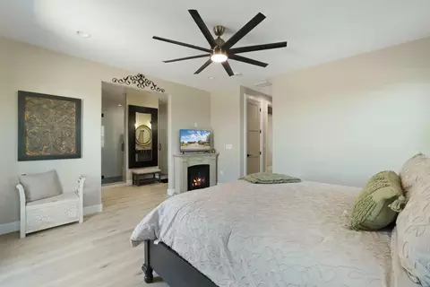 Bedroom - 7613 E Harney Ln, Lodi, CA 95240 photo 2 of 6