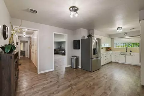 Entry Way - 7613 E Harney Ln, Lodi, CA 95240 photo 4 of 5