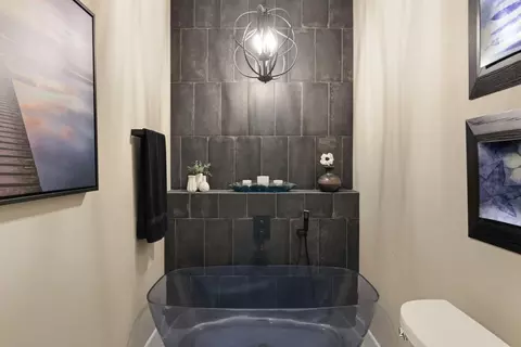 Bath - 7613 E Harney Ln, Lodi, CA 95240 photo 3 of 8