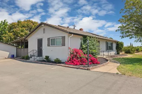 Exterior - 7613 E Harney Ln, Lodi, CA 95240 photo 2 of 21