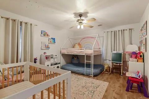 Bedroom - 7613 E Harney Ln, Lodi, CA 95240 photo 3 of 6