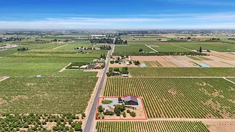 View/Area - 7613 E Harney Ln, Lodi, CA 95240 photo 7 of 9
