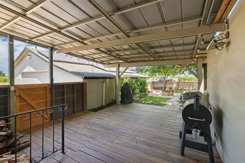 Exterior - 7613 E Harney Ln, Lodi, CA 95240 photo 6 of 21
