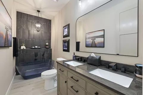 Bath - 7613 E Harney Ln, Lodi, CA 95240 photo 2 of 8