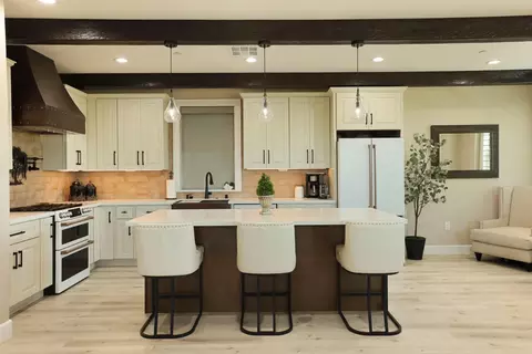 Kitchen - 7613 E Harney Ln, Lodi, CA 95240 photo 3 of 11