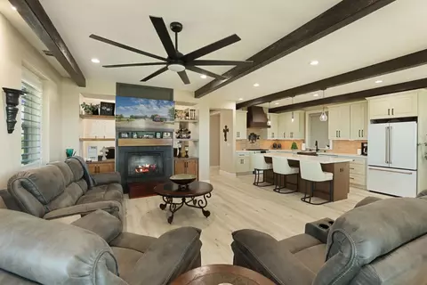 Living - 7613 E Harney Ln, Lodi, CA 95240 photo 2 of 4